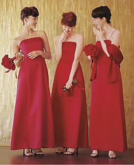 3 bridesmaids in red dresses